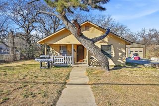 2113 Harris Lane, Haltom City, TX 76117