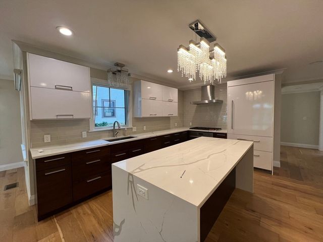 23 Winslow Road 1, Brookline, MA 02446