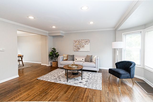 10808 S Rhodes Avenue, Chicago, IL 60628