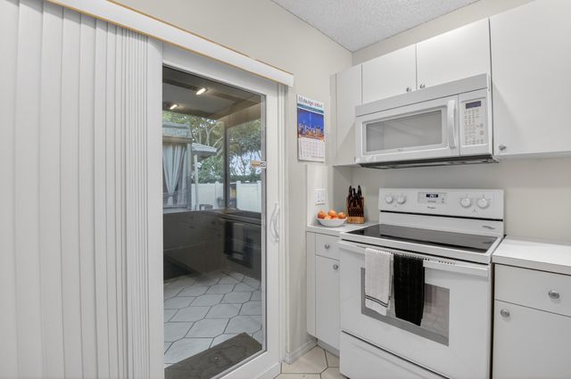 8977 Echo Lane, Boca Raton, FL 33496