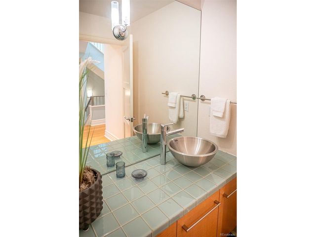 424 Jackson St, Denver, CO 80206