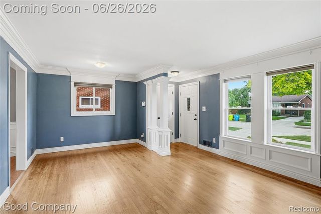 29710 Shackett Avenue, Madison Heights, MI 48071
