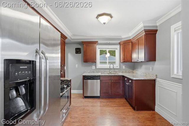 29710 Shackett Avenue, Madison Heights, MI 48071