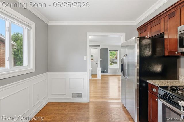 29710 Shackett Avenue, Madison Heights, MI 48071