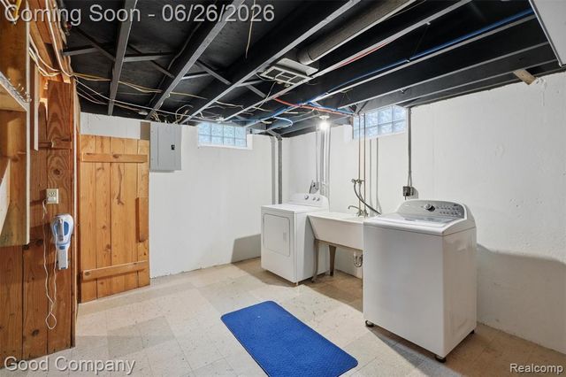 29710 Shackett Avenue, Madison Heights, MI 48071