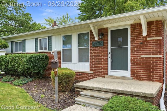 29710 Shackett Avenue, Madison Heights, MI 48071