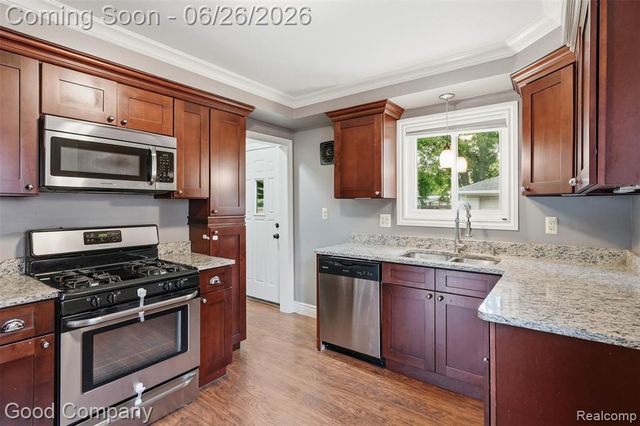 29710 Shackett Avenue, Madison Heights, MI 48071