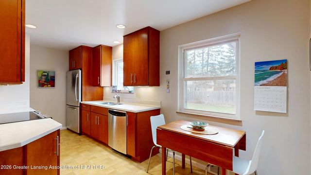 230 Kenberry Drive, East Lansing, MI 48823