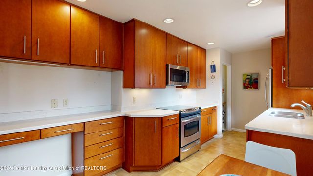 230 Kenberry Drive, East Lansing, MI 48823