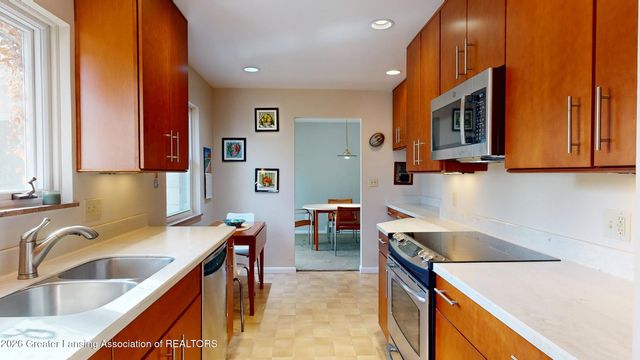230 Kenberry Drive, East Lansing, MI 48823