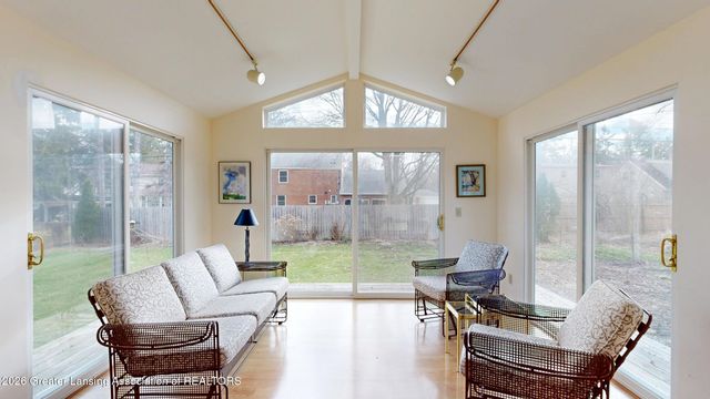 230 Kenberry Drive, East Lansing, MI 48823