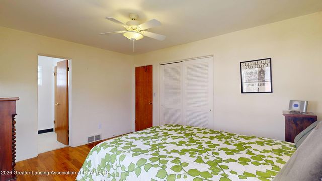 230 Kenberry Drive, East Lansing, MI 48823