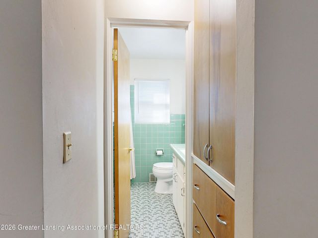 230 Kenberry Drive, East Lansing, MI 48823