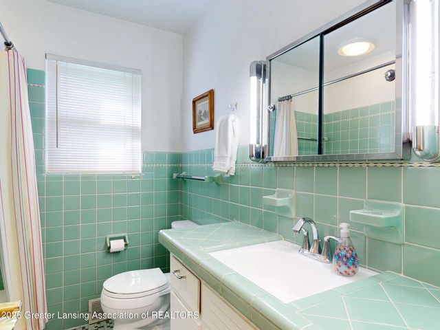 230 Kenberry Drive, East Lansing, MI 48823