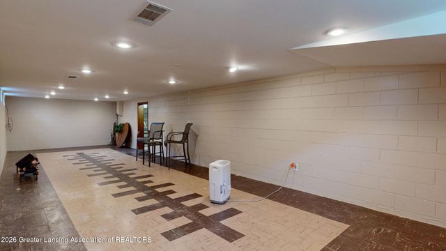 230 Kenberry Drive, East Lansing, MI 48823