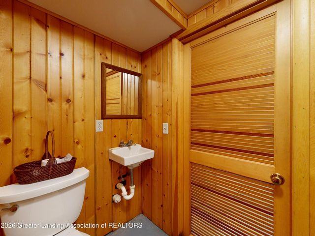 230 Kenberry Drive, East Lansing, MI 48823