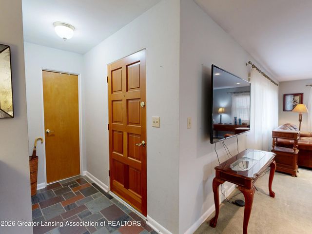 230 Kenberry Drive, East Lansing, MI 48823