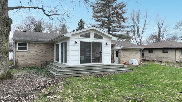 230 Kenberry Drive, East Lansing, MI 48823