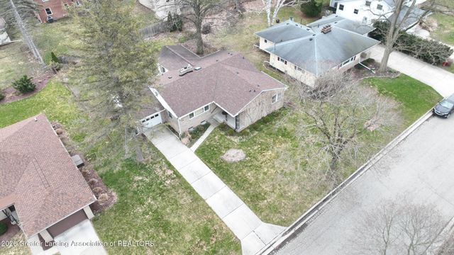 230 Kenberry Drive, East Lansing, MI 48823