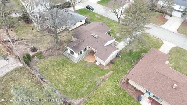 230 Kenberry Drive, East Lansing, MI 48823