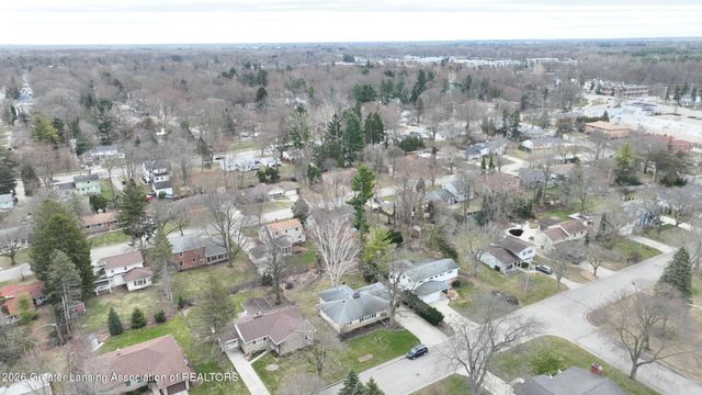 230 Kenberry Drive, East Lansing, MI 48823