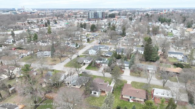 230 Kenberry Drive, East Lansing, MI 48823