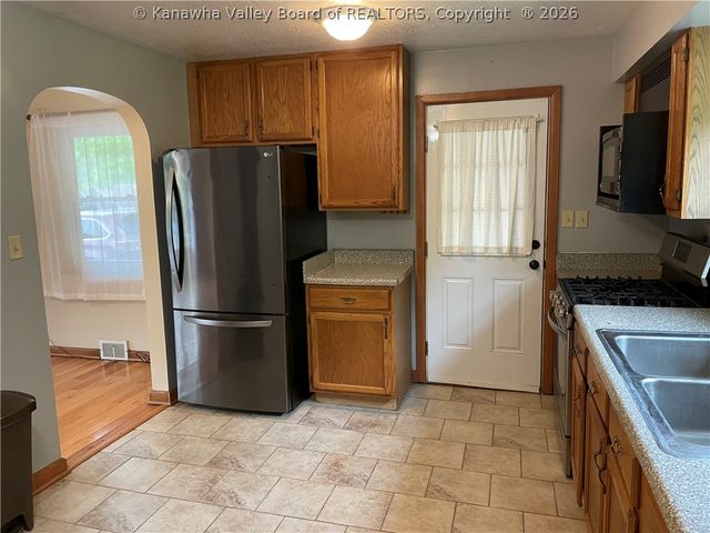 5134 Brookside Drive, Charleston, WV 25313