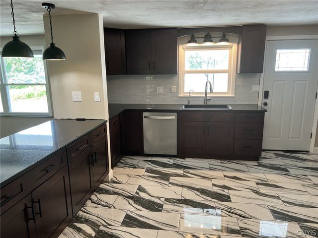 7144 Frank Long Road, Pompey, NY 13078