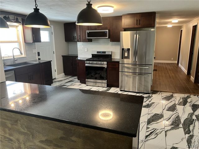 7144 Frank Long Road, Pompey, NY 13078