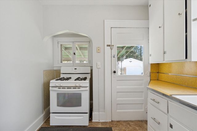 619 N State Street, Jackson, MI 49202