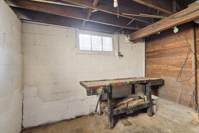 619 N State Street, Jackson, MI 49202