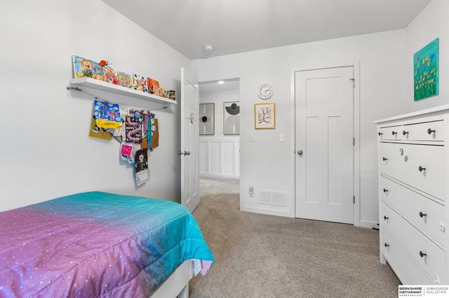 10218 Superior Drive, Papillion, NE 68046