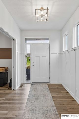 10218 Superior Drive, Papillion, NE 68046
