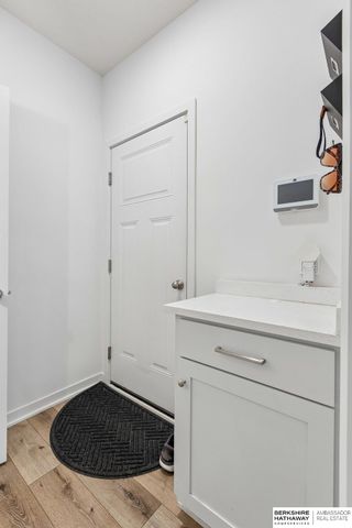 10218 Superior Drive, Papillion, NE 68046