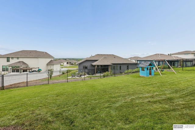 10218 Superior Drive, Papillion, NE 68046