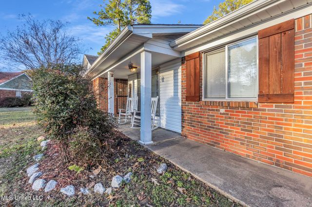 8524 Farmington Cove, Southaven, MS 38671