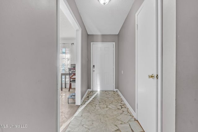 8524 Farmington Cove, Southaven, MS 38671