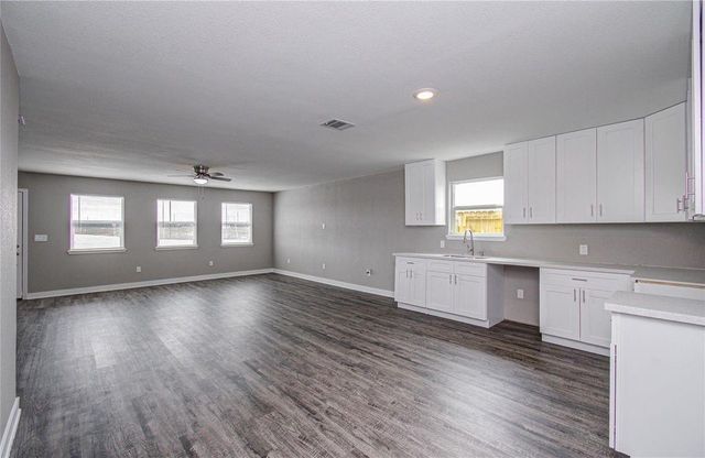 2221 Road 591501, Cleveland, TX 77327