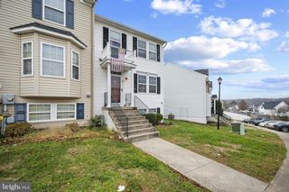 27 LITCHFIELD LN W, Martinsburg, WV 25405