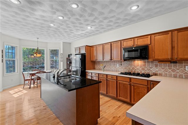32 Trolley Lane, Westerly, RI 02891