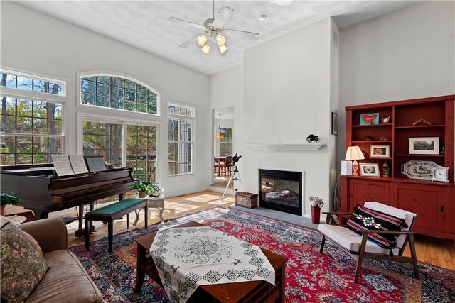 32 Trolley Lane, Westerly, RI 02891