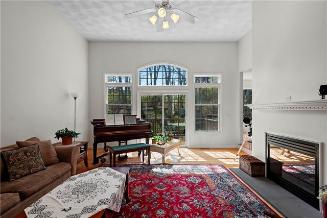 32 Trolley Lane, Westerly, RI 02891