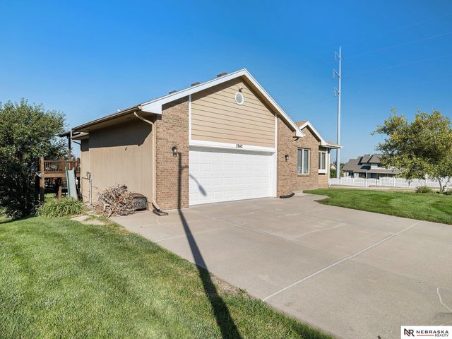 1942 N 151 Plaza, Omaha, NE 68154