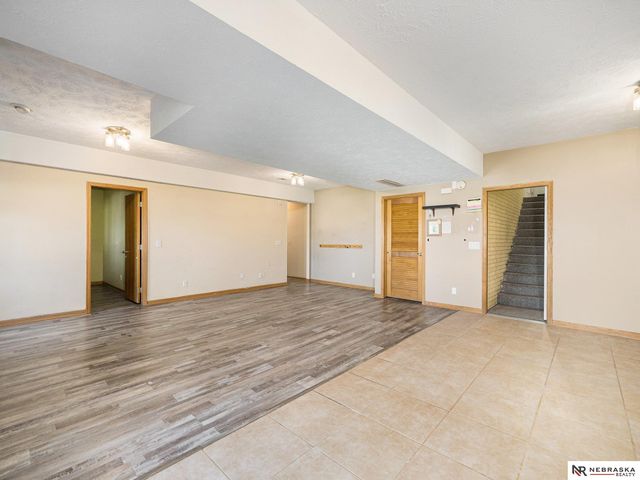 1942 N 151 Plaza, Omaha, NE 68154