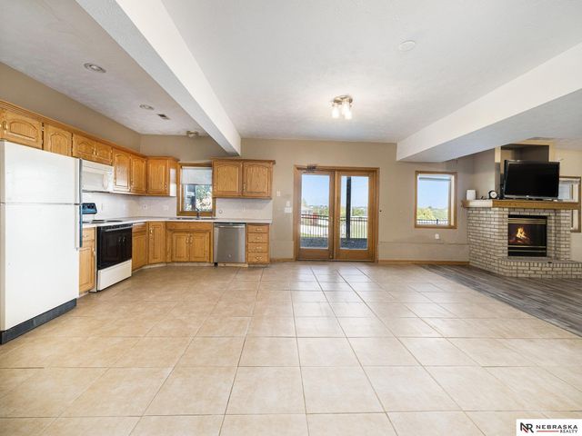 1942 N 151 Plaza, Omaha, NE 68154