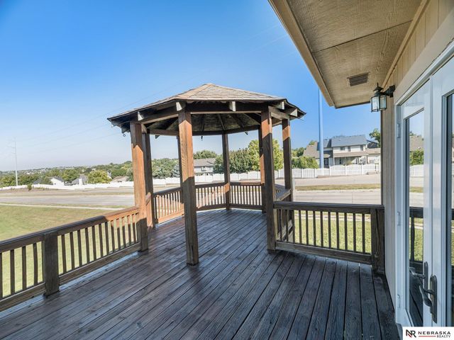 1942 N 151 Plaza, Omaha, NE 68154