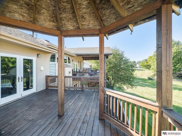 1942 N 151 Plaza, Omaha, NE 68154