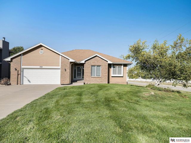 1942 N 151 Plaza, Omaha, NE 68154