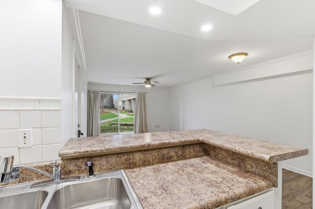 6734 Quail Hollow Ct Apt 1, Memphis, TN 38120