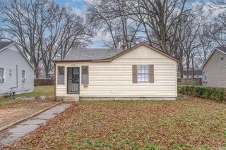 208 S center Drive, West Memphis, AR 72301